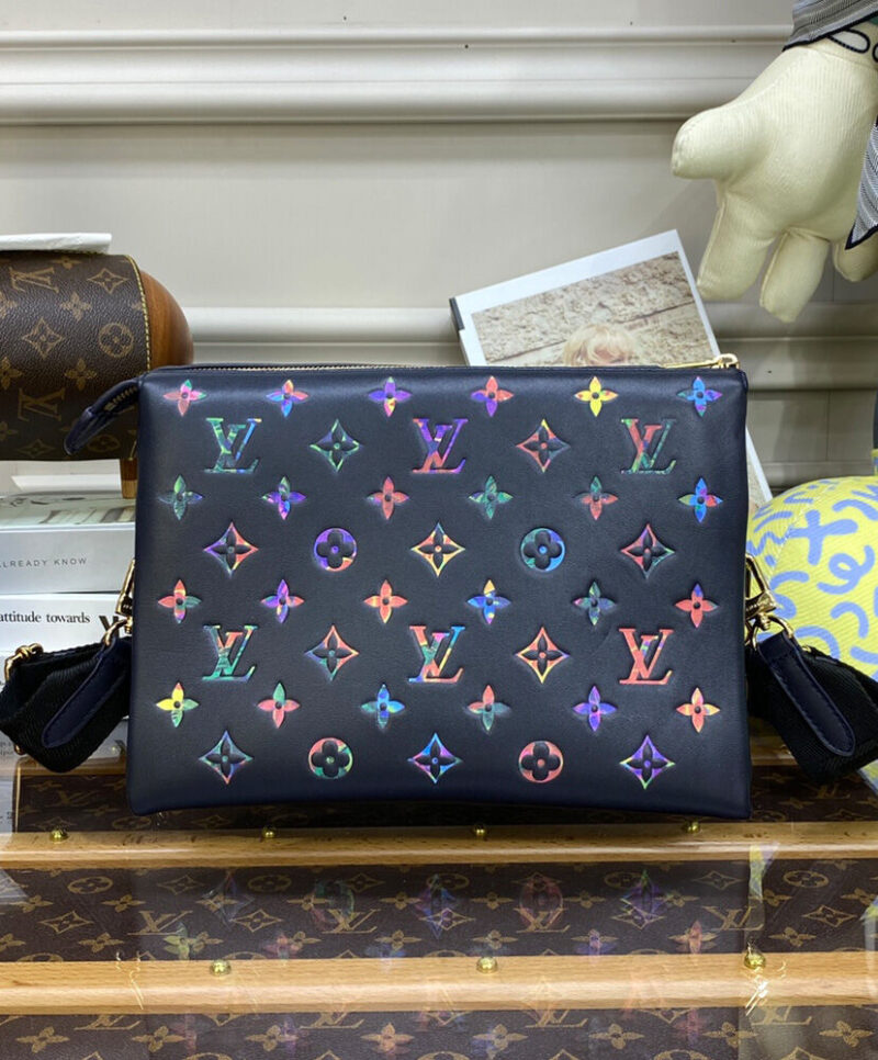 Louis Vuitton Coussin MM M21204 M21209